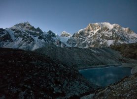 Where is Mt Manaslu located?
