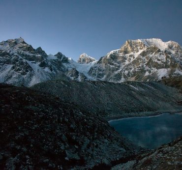 Where is Mt Manaslu located?