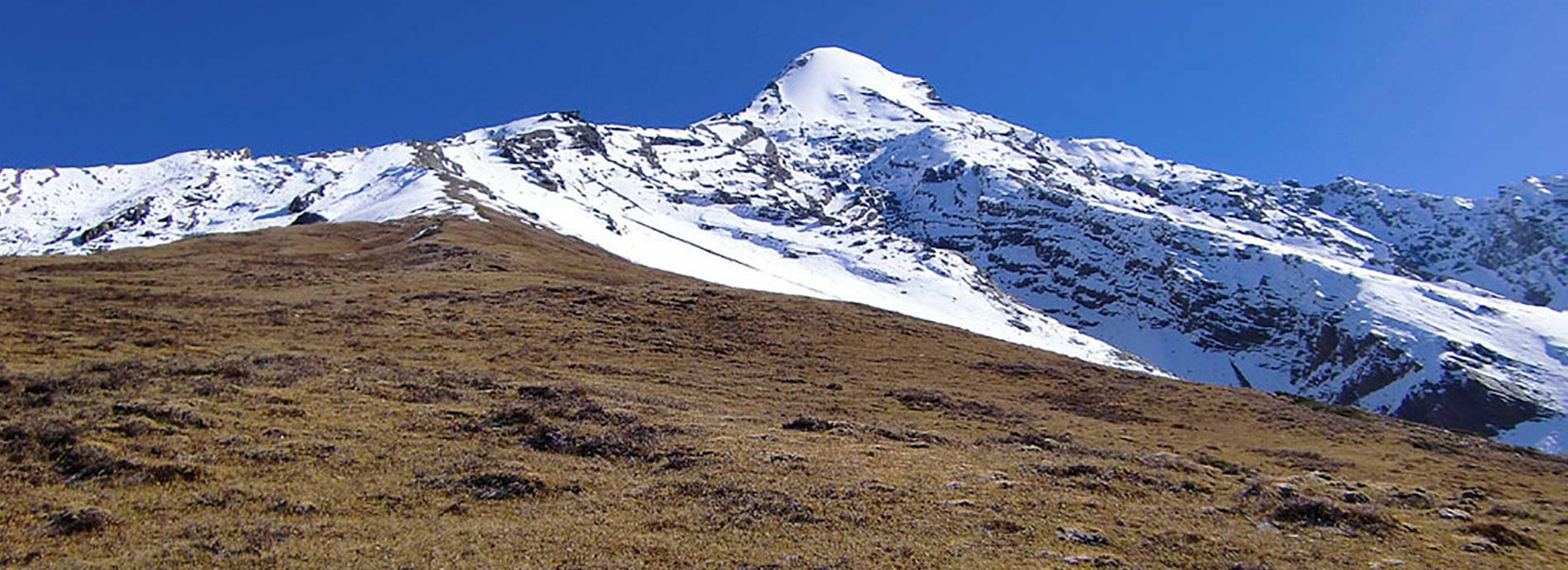 Top 9 Popular Trekking Peaks in Nepal